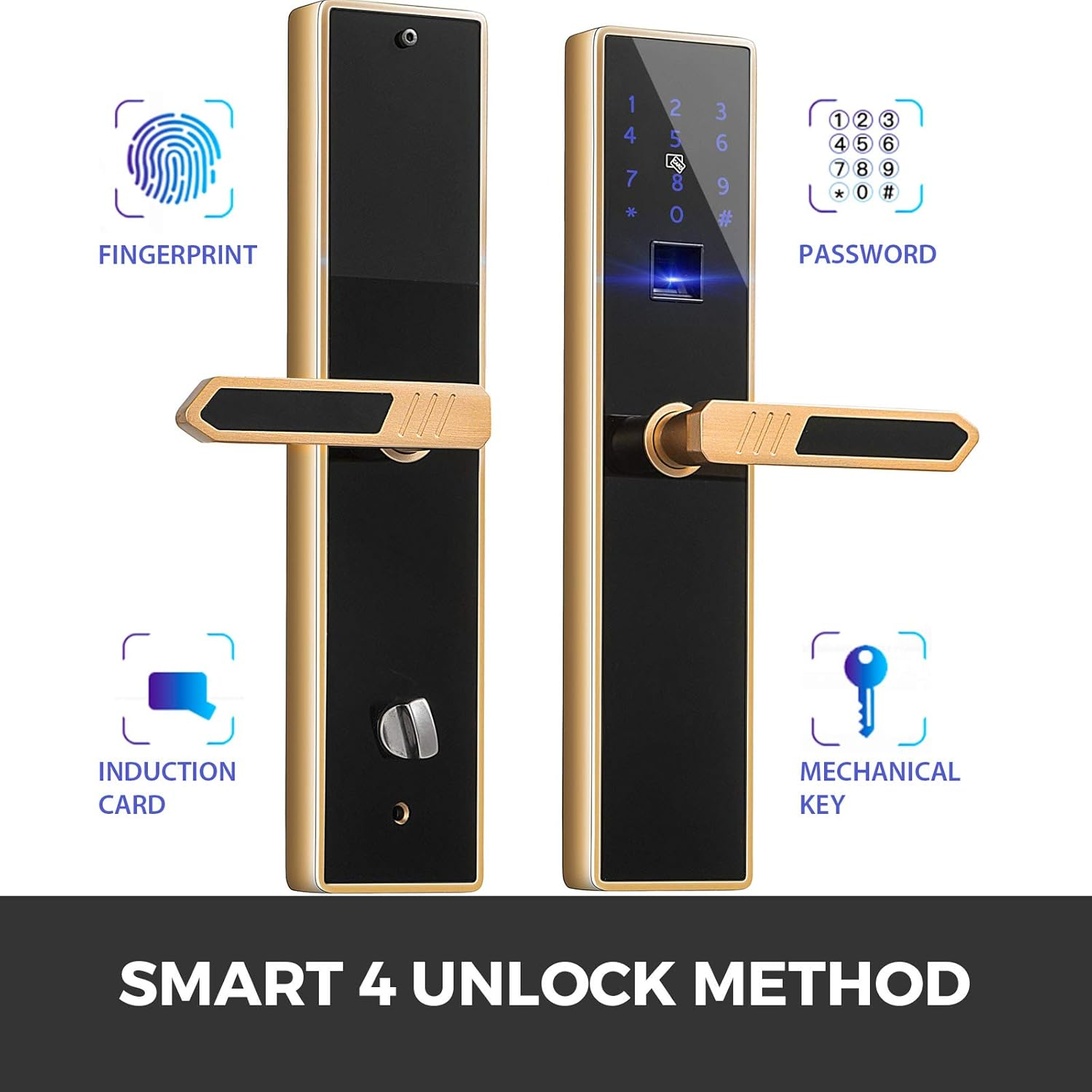 Professionell produktbild av ett guld/svart smart dörrlås med fyra upplåsningsmetoder: fingeravtrycksläsare, digital knappsats, RFID/induktionskortläsare och traditionell mekanisk nyckel. Bilden illustrerar tydligt låsets multi-autentiseringsmöjligheter med märkta ikoner.